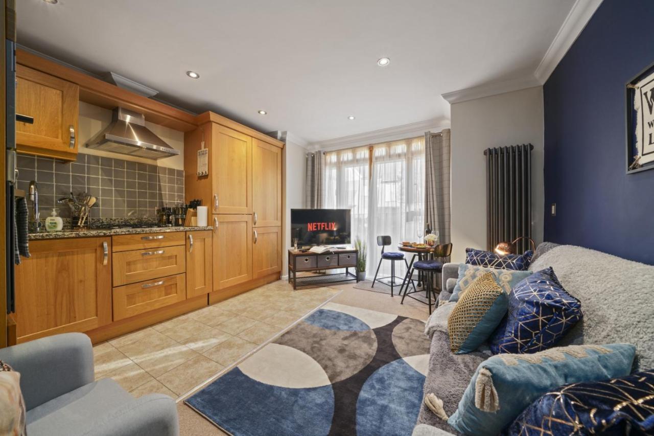 Super Funky Spire View Cottage - Free Gated Parking - Ultra Wifi 캔터베리 외부 사진